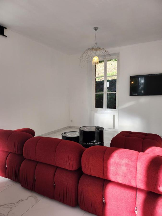 Maison Face A L'Abbaye D'Hautvillers - 2 Bedrooms 2 Bathrooms, Parking Bagian luar foto